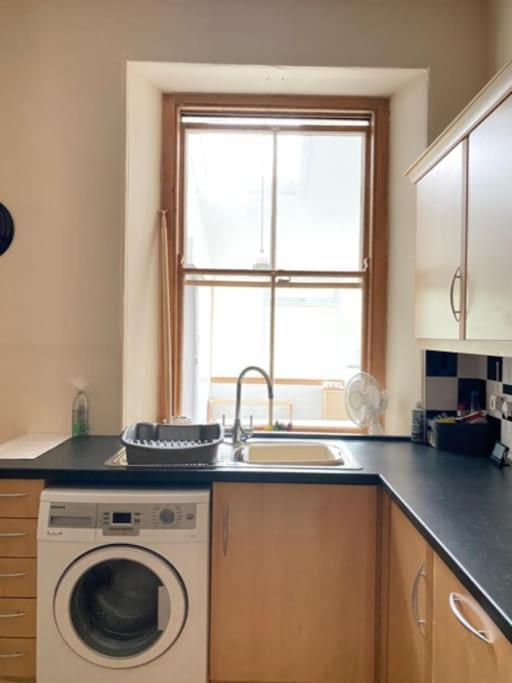 St John'S Flat Spacious Accomodation Dalry  外观 照片