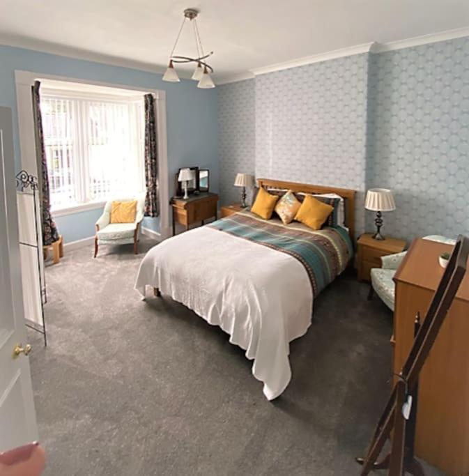 St John'S Flat Spacious Accomodation Dalry  外观 照片