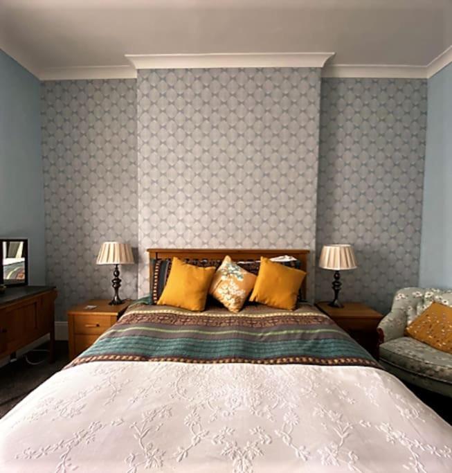 St John'S Flat Spacious Accomodation Dalry  外观 照片