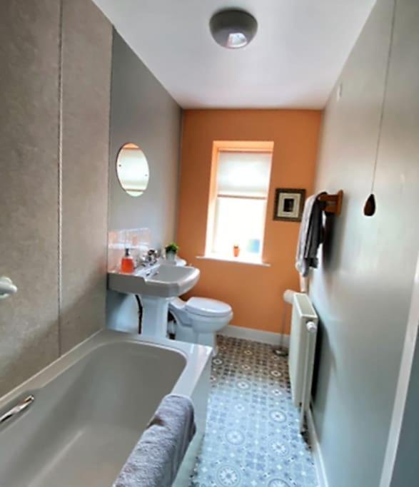 St John'S Flat Spacious Accomodation Dalry  外观 照片