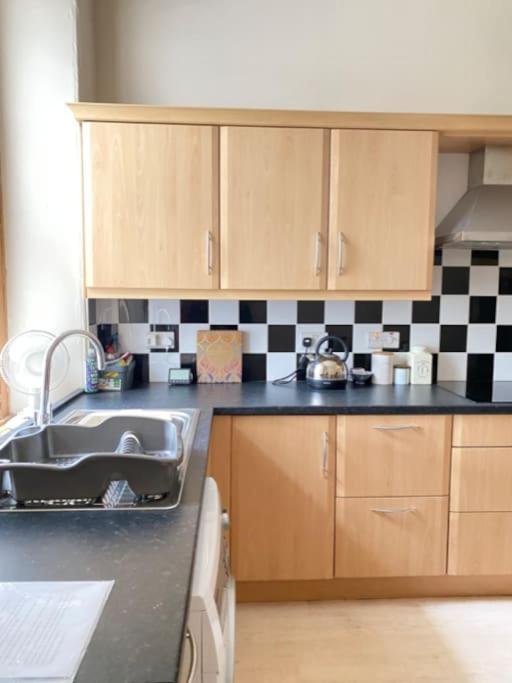 St John'S Flat Spacious Accomodation Dalry  外观 照片